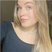 Profesora de lenguaje musical, ofrece clases a estudiantes de música. Graduada en grado profesional de música y sigo formándome